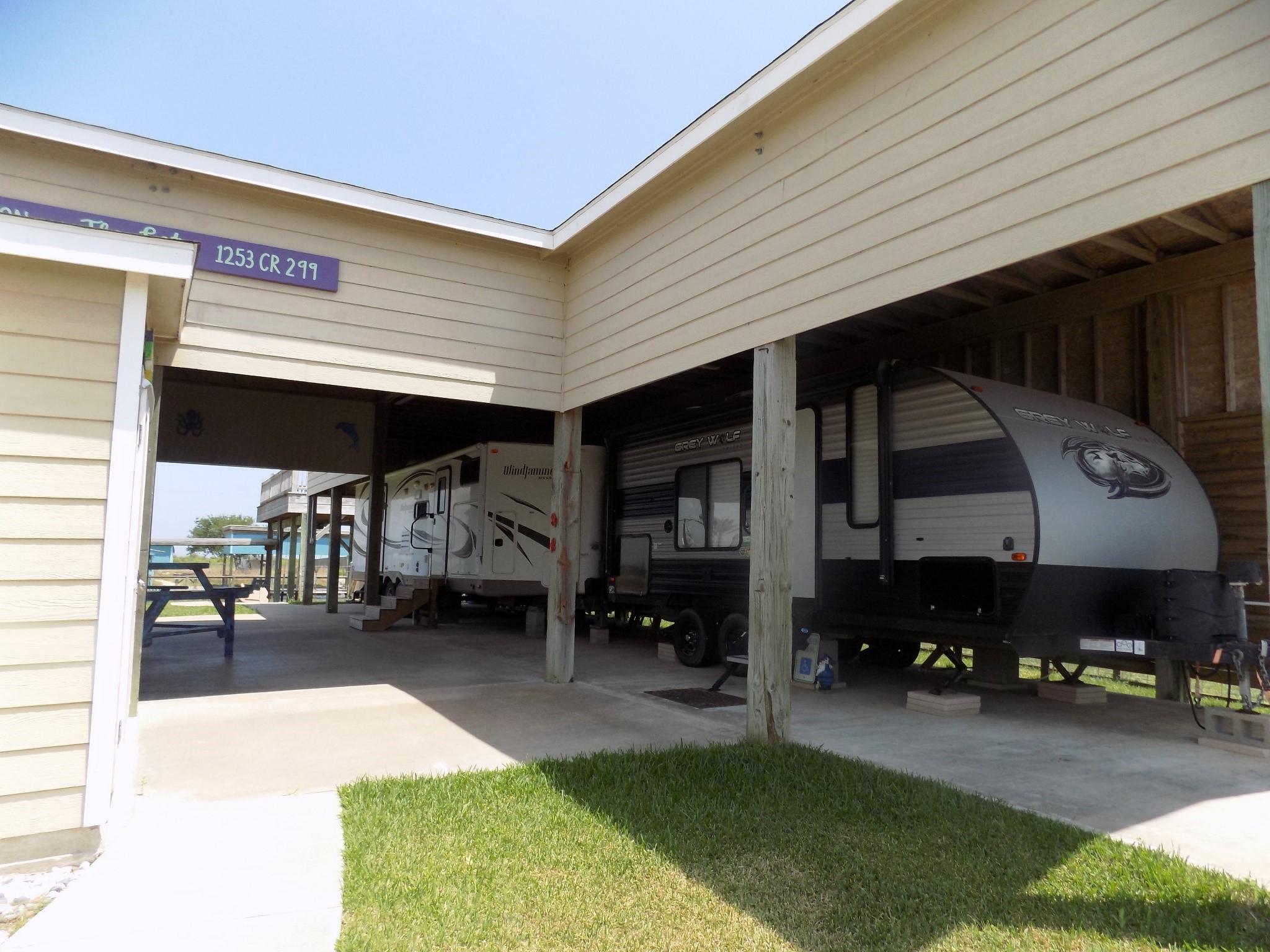 Image 4: Both campers can be purchased separately.