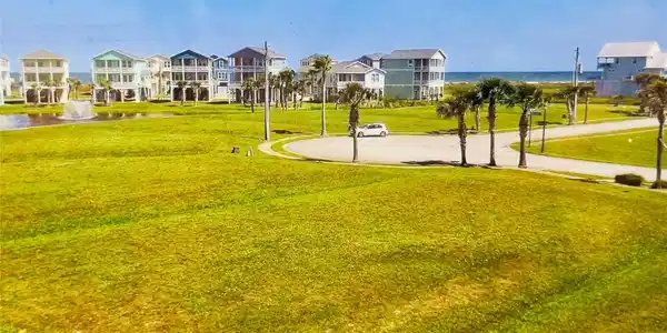 Image 2: HOA mows the lot until constructed!
