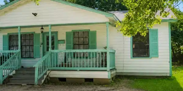 Image 3: Front Exterior