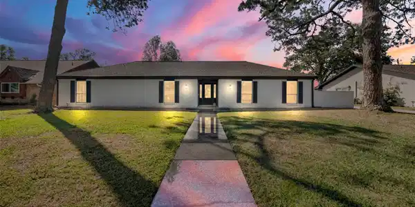 5117 Ashwood Drive