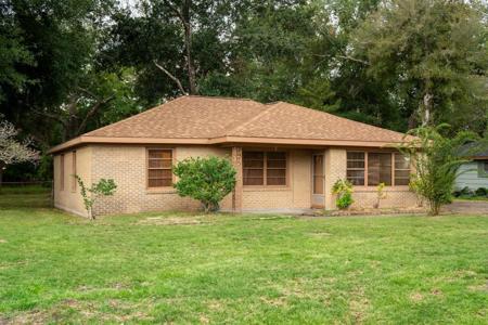 408 Willow Lane