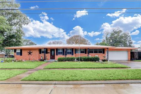 2205 4th street North Street