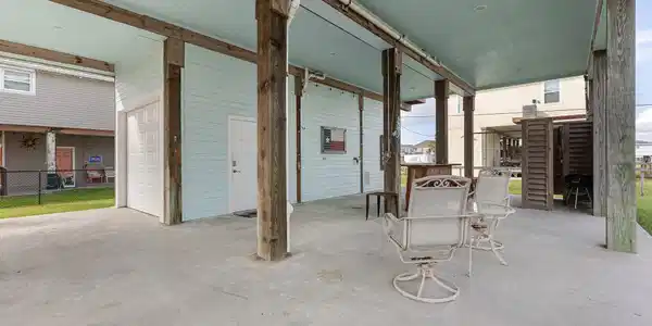 Image 2: Great garage space - 30' x 11'6"