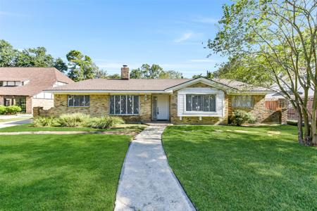 418 Forest Lake Drive