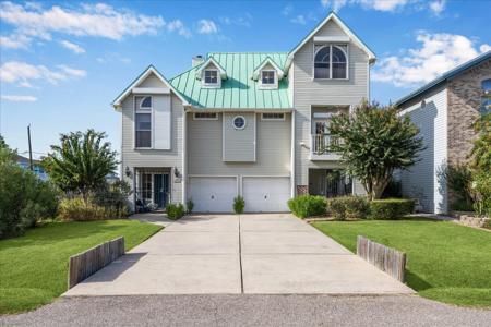422 Bay Colony Drive