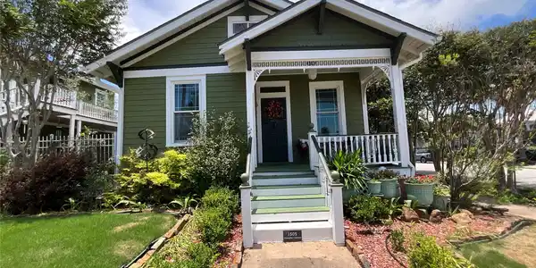 1505 Christopher Columbus Street