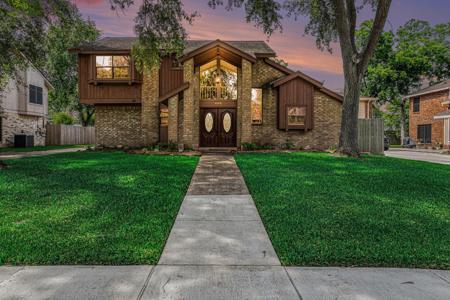 602 Crestwood Drive