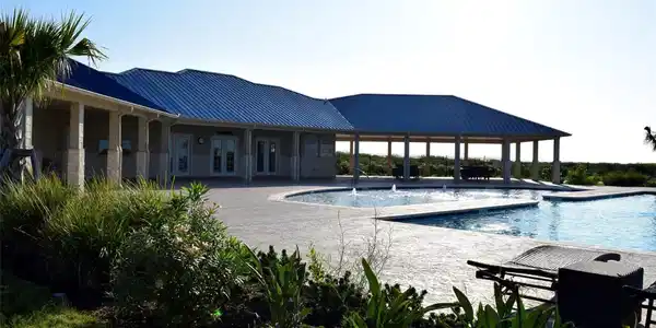 Image 4: Pool