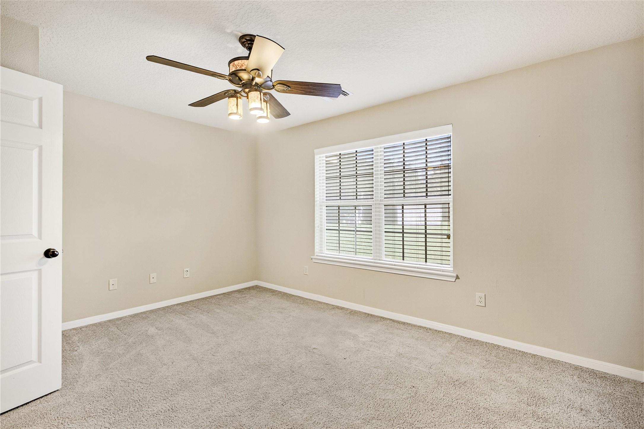 Image 4: Virtually staged office