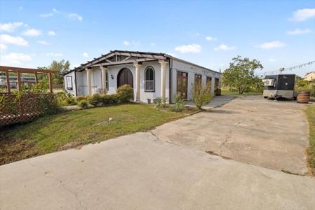 311 Bayside Drive