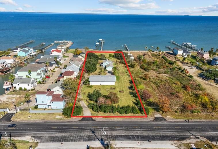 Image 1: A ONE-OF-A-KIND COASTAL ESTATE ON 2.3 ACRES ,420 F