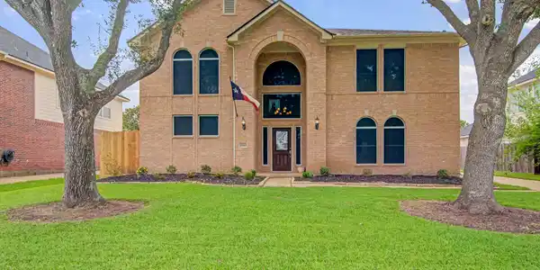 2413 La Rochelle Court