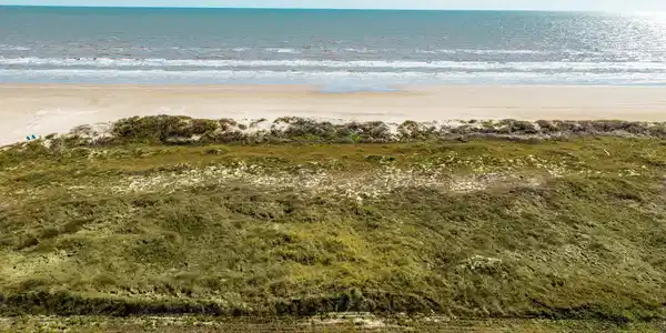 Image 2: BEACHFRONT IN SEASIDE ESTATES