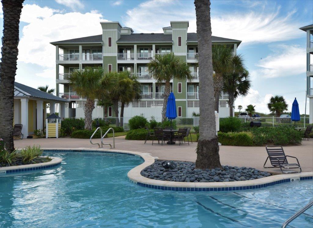 Image 4: Fabulous 2 bedroom, 2 bath condo with sunset views