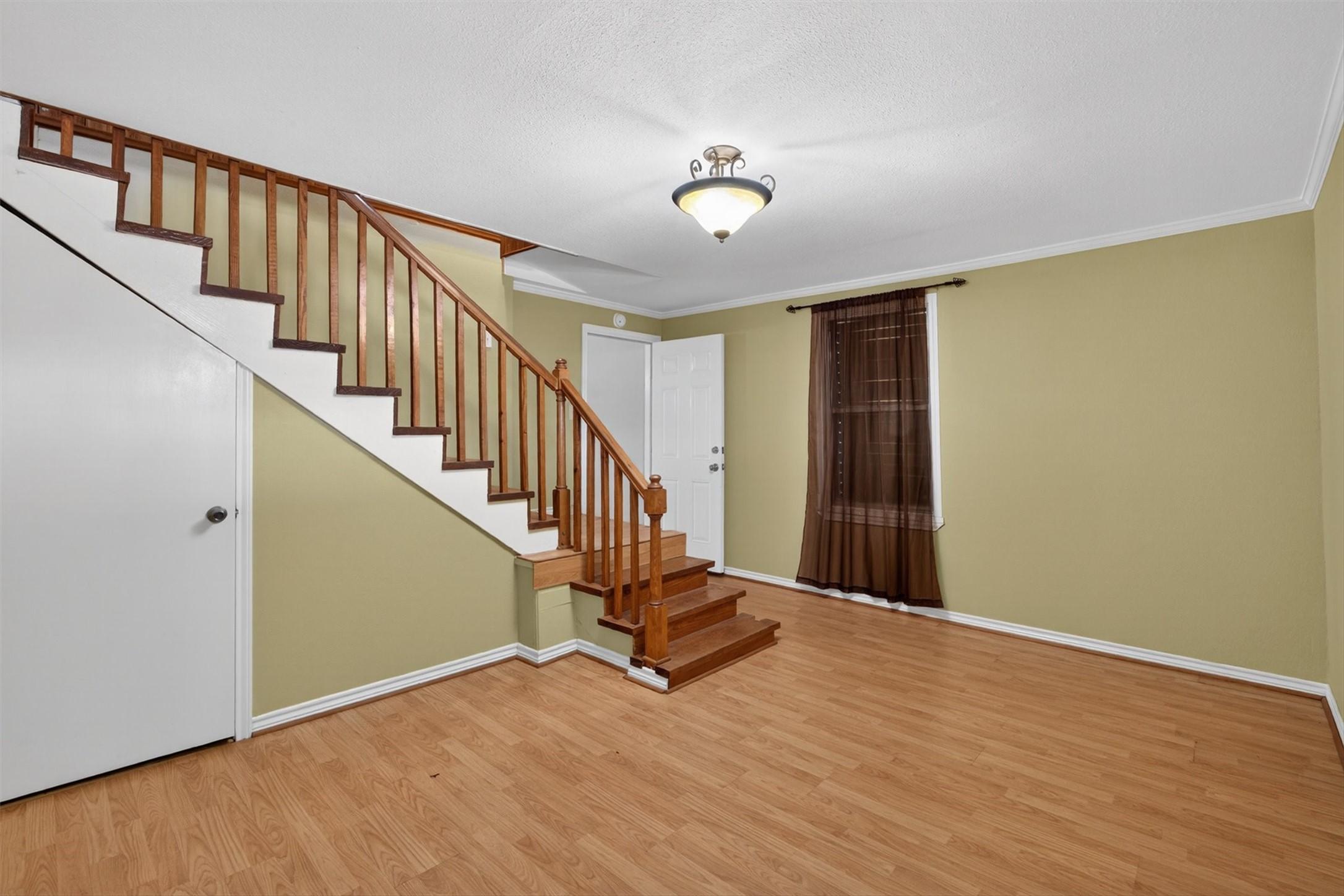 Image 2: ENTRY