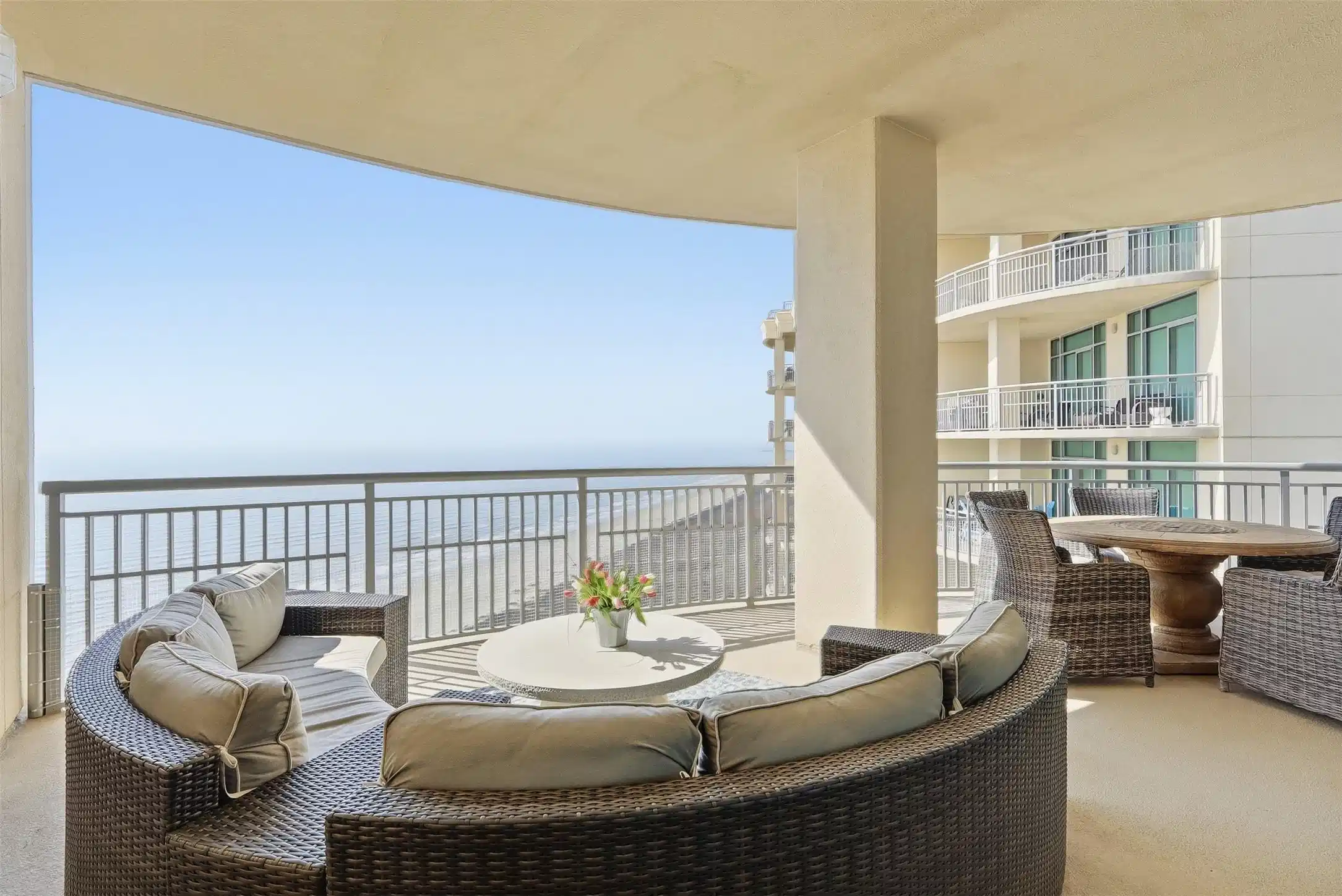 Image 1: Welcome to Palisade Palms, one of Galveston&rsquo;s prem