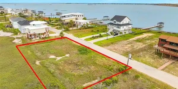 9115 W Bay Road