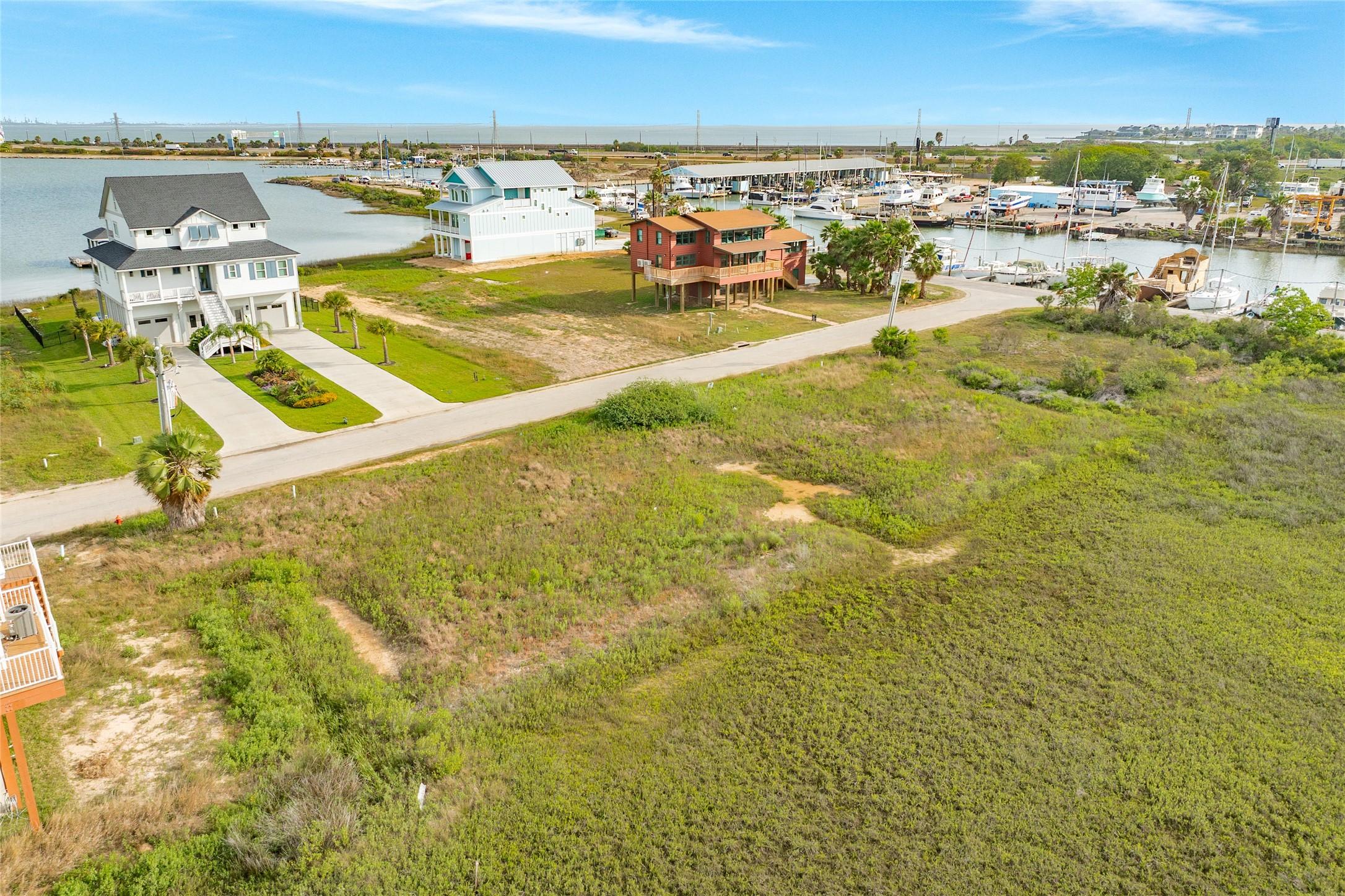 Image 2: Two lots replatted into one large piece of land fo