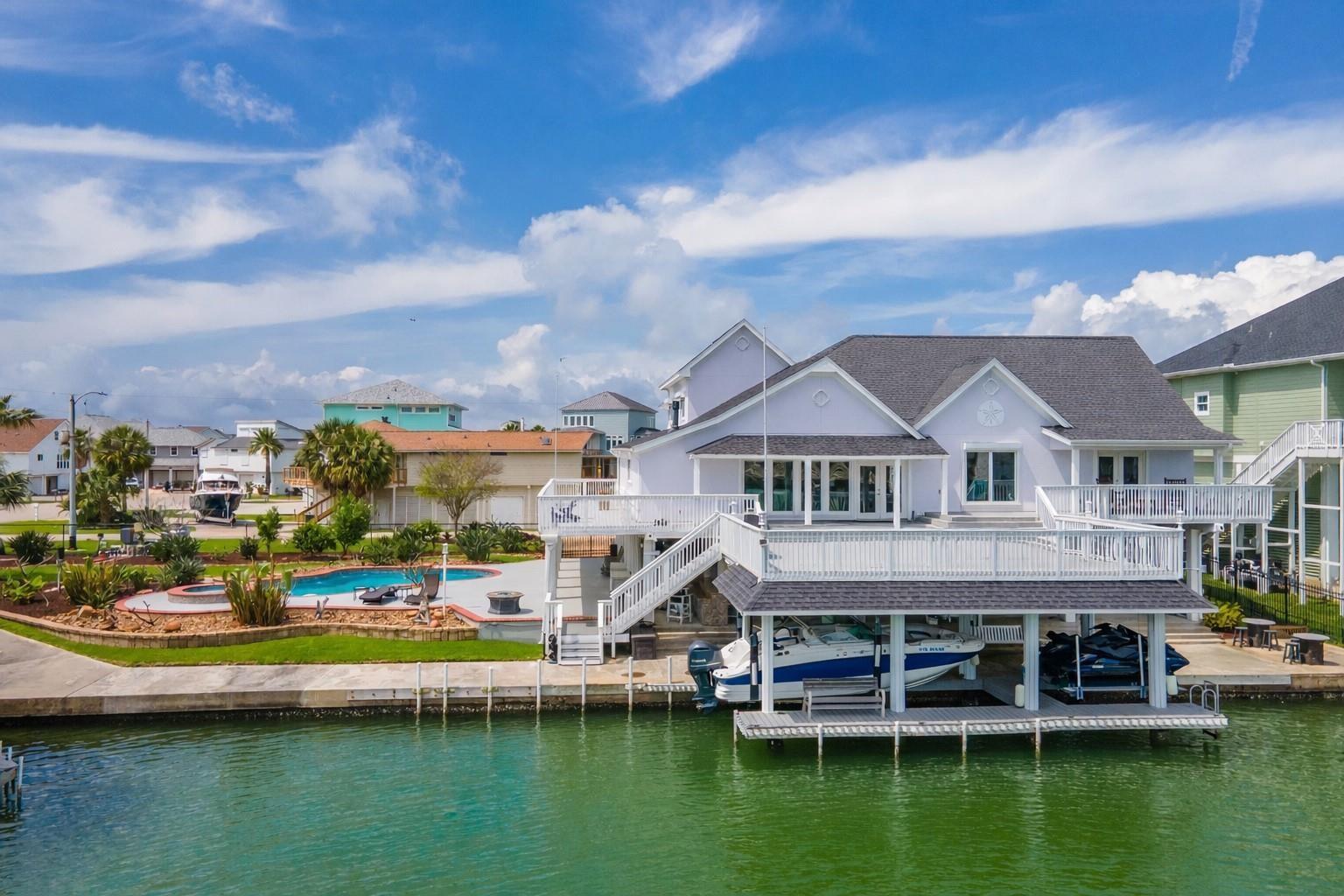 Image 3: Sweeping aerial view showcasing the home&rsquo;s desirab