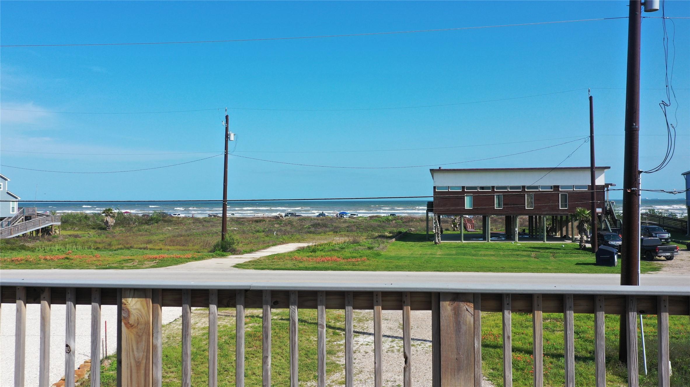 Image 2: This property delivers tremendous VIEWS and an unf