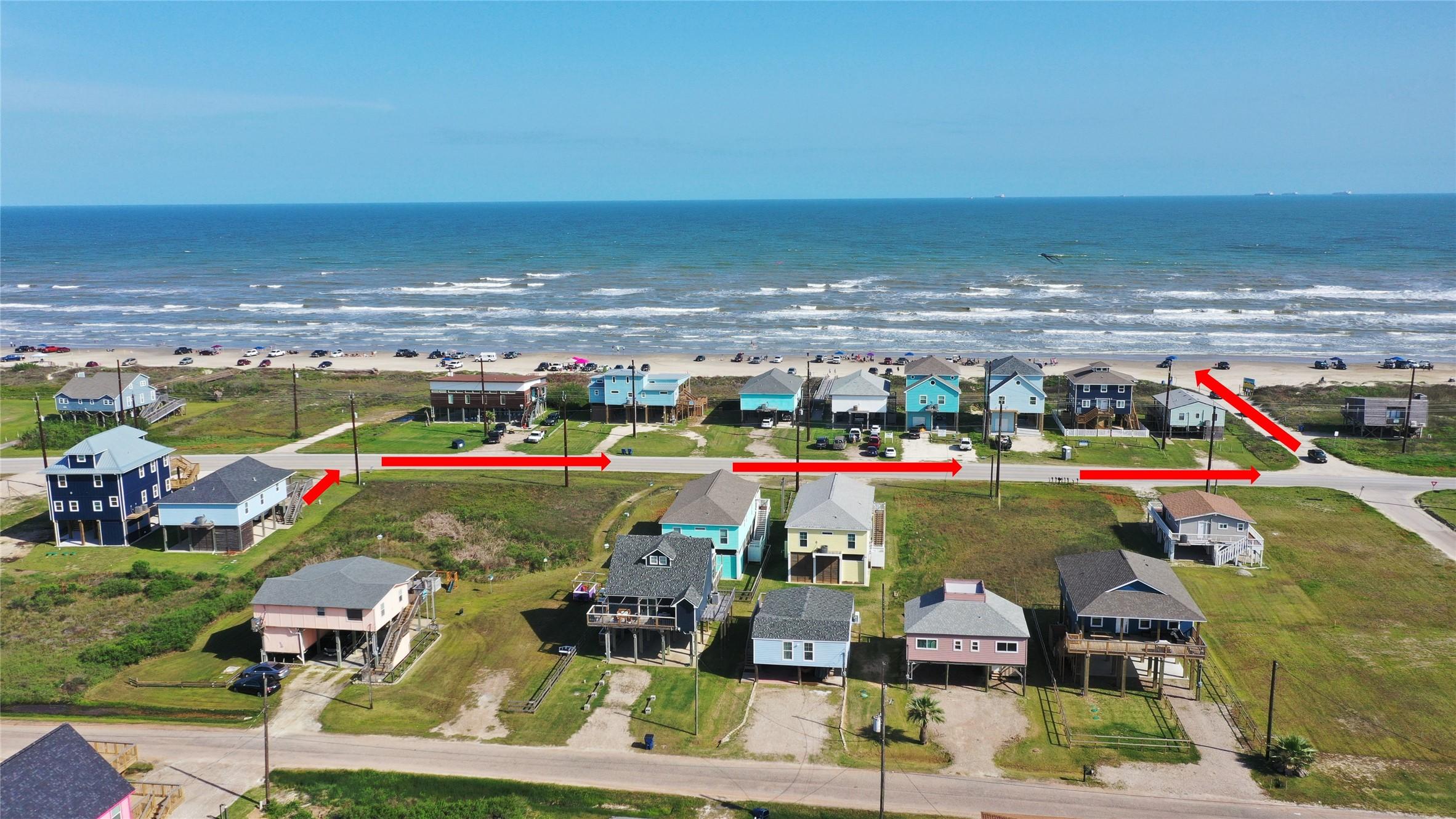 Image 4: Easy access to the beach via a golf cart or quick