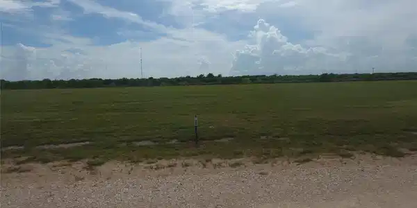 Image 2: Lot Front Overview