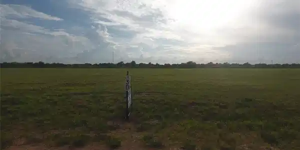 Image 2: Lot Front Overview