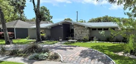 1302 Woodland Drive