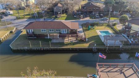 5103 Captains Drive