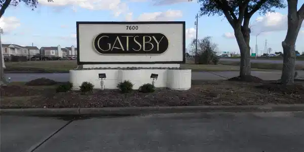 7600 Emmett F Lowry Expressway