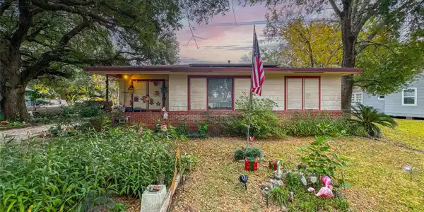821 Cypress Street