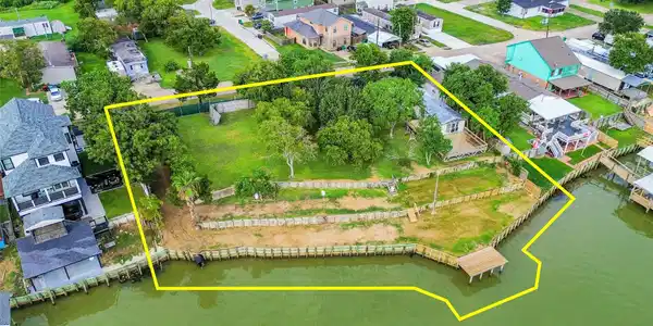3014 Bay Oaks Harbor Drive