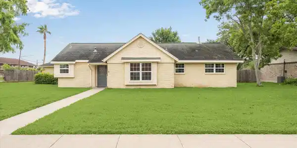 18203 Kings Row