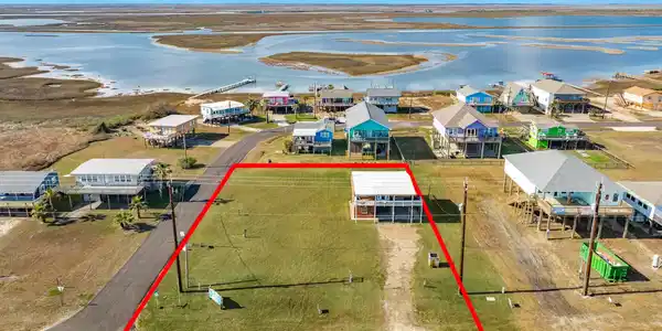 Image 4: Aerial &ndash; Beach Corridor View &ndash; Wide aerial perspec