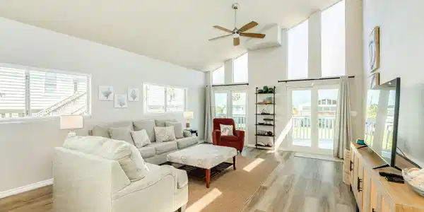 Image 3: Living Room &ndash; Bright and inviting living area with