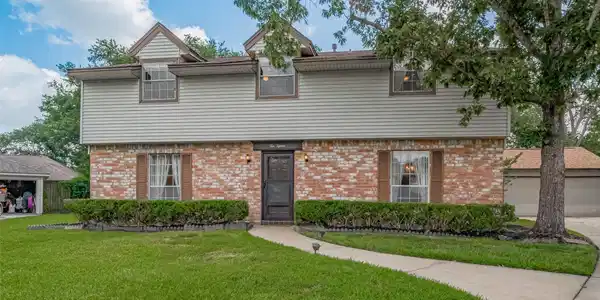 1015 Devonport Lane