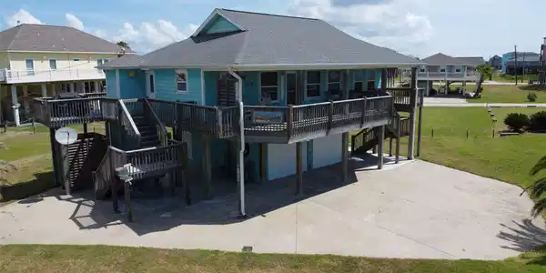 980 S Stingaree Drive