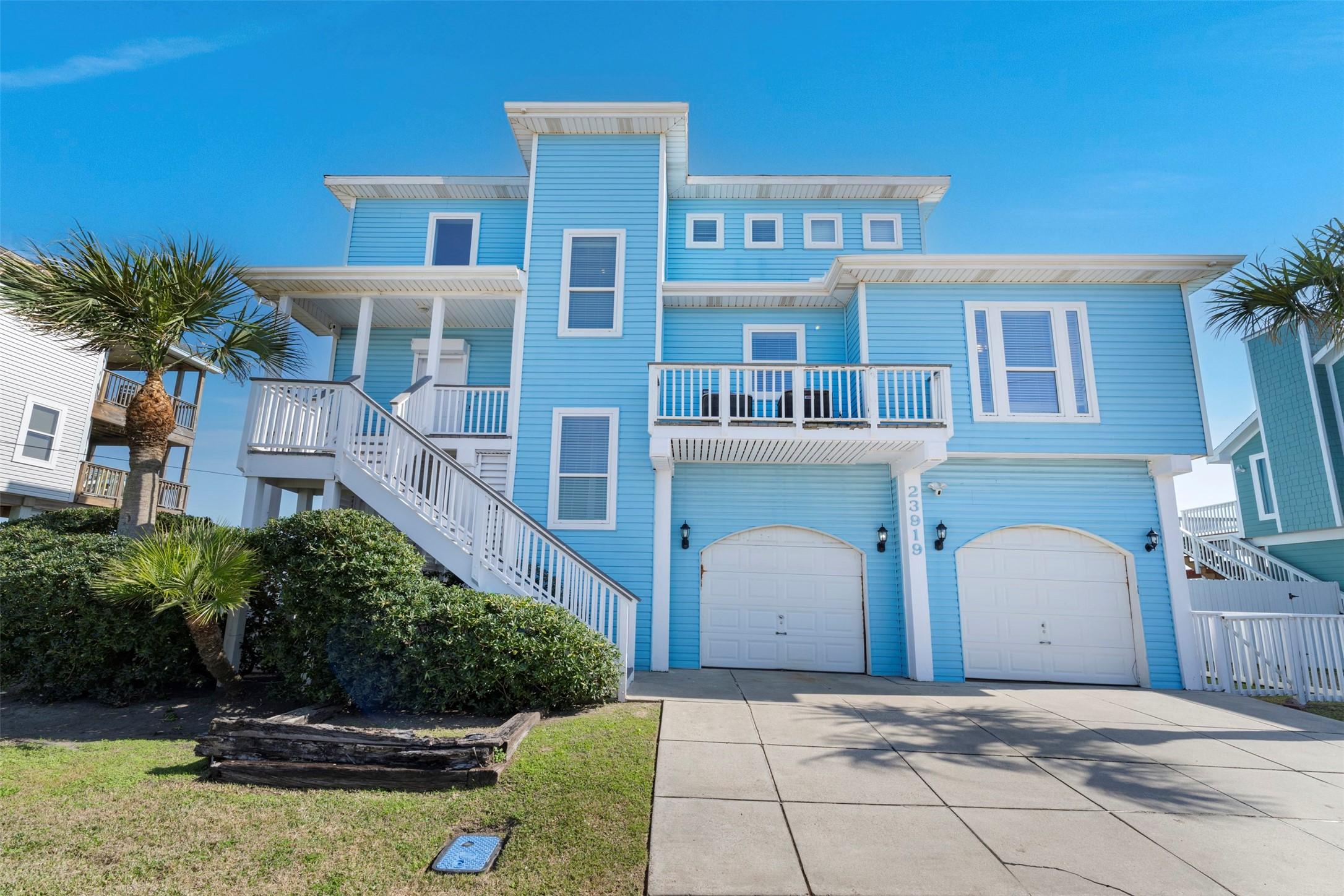 Image 3: Welcome to your Beach home!