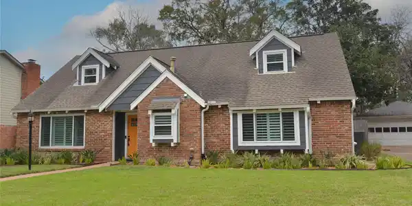 1423 Saxony Lane