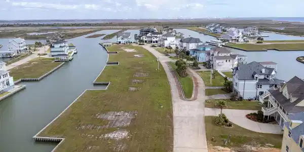 Image 4: Great Location
