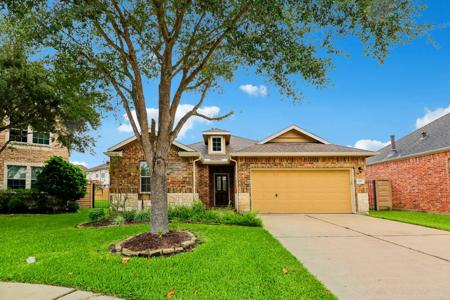 2552 Blue Heron Circle