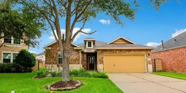 2552 Blue Heron Circle