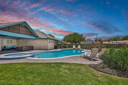 5906 Dixie Lane