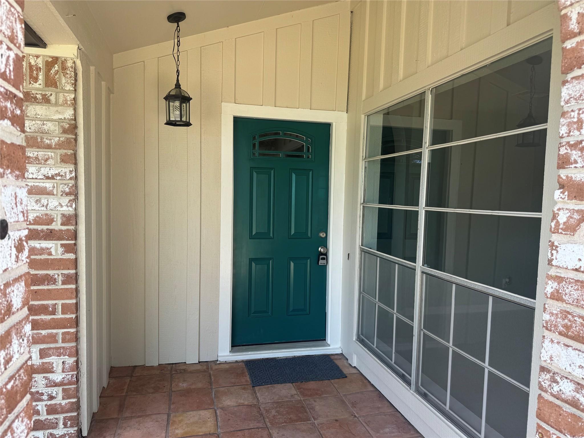 Image 3: Front-porch entry