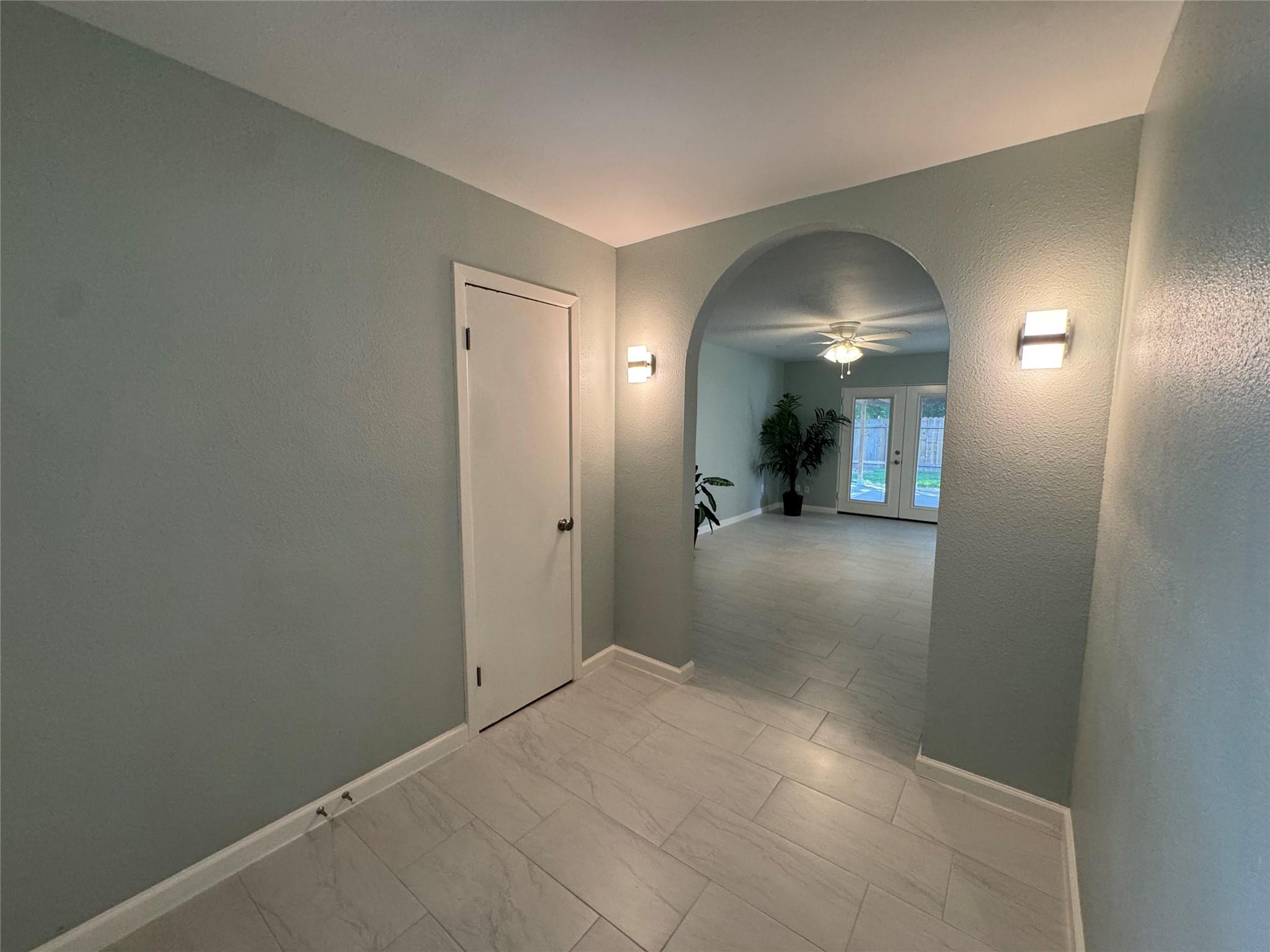 Image 4: Foyer facing living room