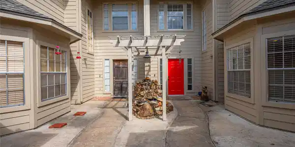 2060 Glencove Drive