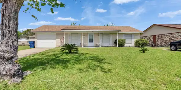 7426 Nightingale Circle