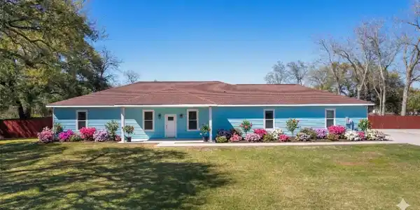 5712 Mentor Drive