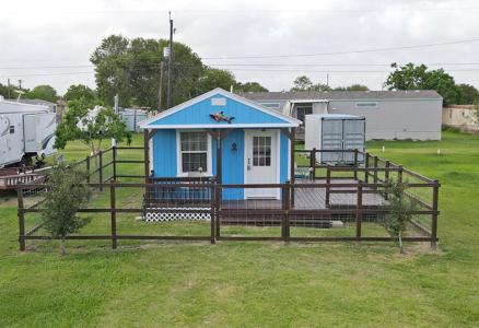1008 W Dallas Avenue