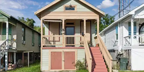 910 32nd Street